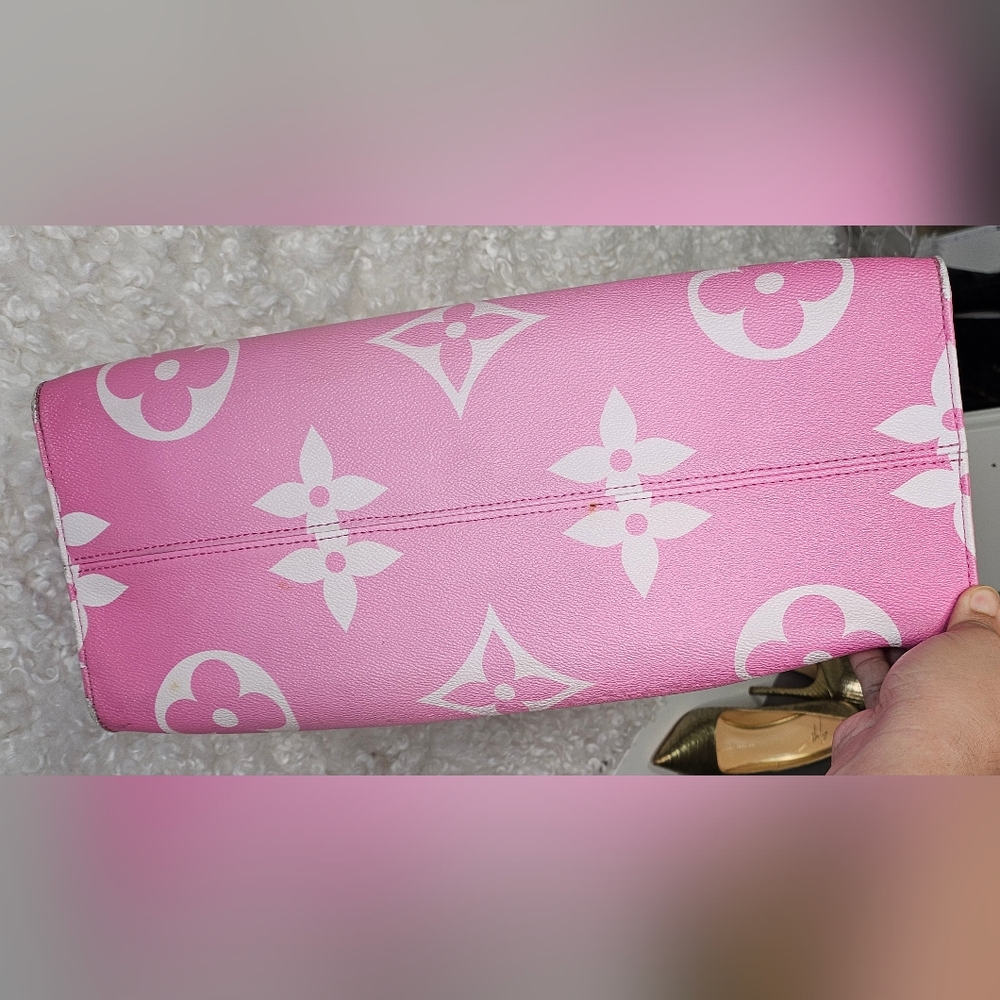 Louis Vuitton Onthego Escale RED GM - Picture 7 of 12